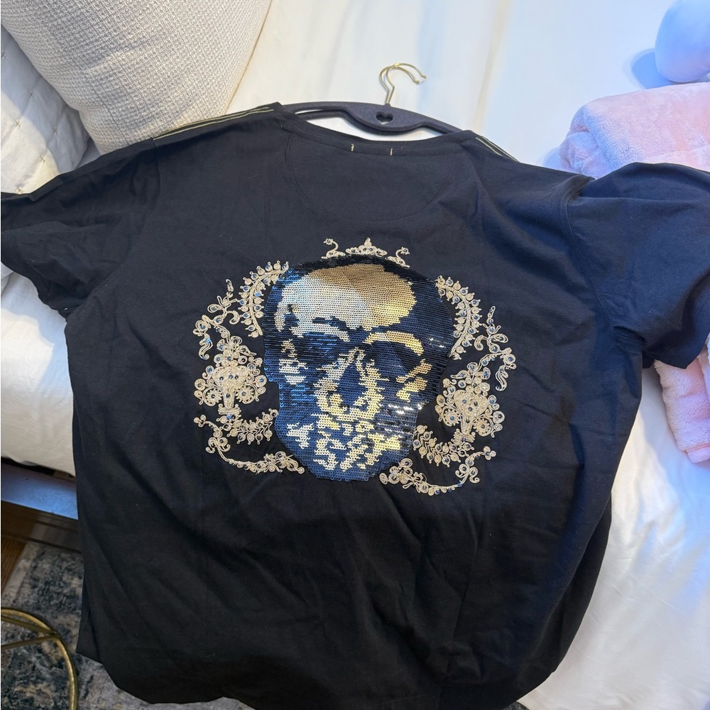 NWOT* Black T-Shirt with Metallic Skull Design, Large